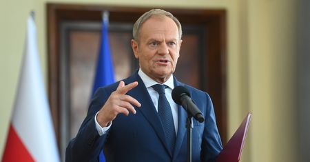 Tusk zamieścił wpis. "Kolejny, bardzo groźny atak hakerski"