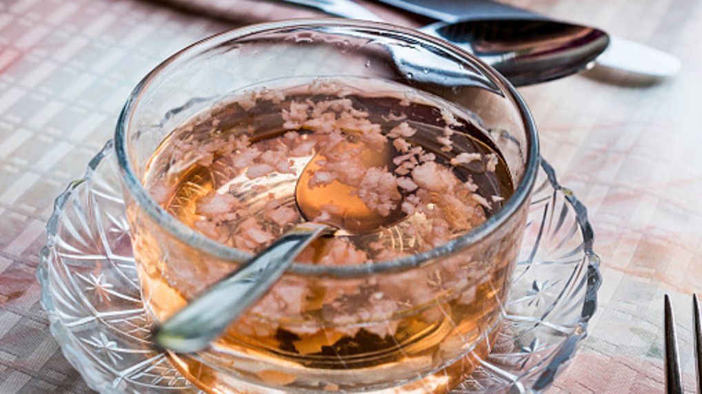 Mikstura z miodu i cytryny leczy objawy przeziębienia i grypy