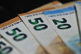 Kursy walut 23.03.2022. Środowy kurs funta, euro, dolara i franka szwajcarskiego