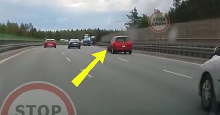 Aż poleciały iskry. Nagranie z S2 obiega sieć. Dramatyczne sceny