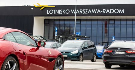 Lotnisko w Radomiu traci jedno z dwóch połączeń. "Decyzje biznesowe"