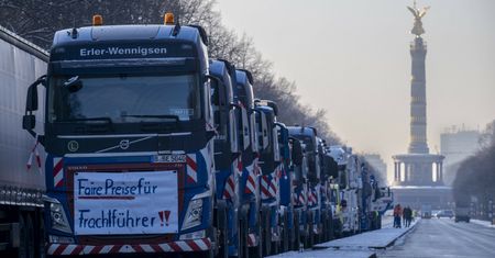 Paraliż w Berlinie. Scholz ma kolejny problem. Do rolników dołączyła nowa grupa