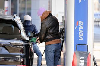 Rząd interweniuje na rynku paliw. Jest zaskoczenie. Tak może zmienić się cena