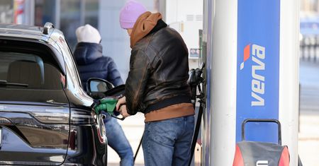 Rząd interweniuje na rynku paliw. Jest zaskoczenie. Tak może zmienić się cena