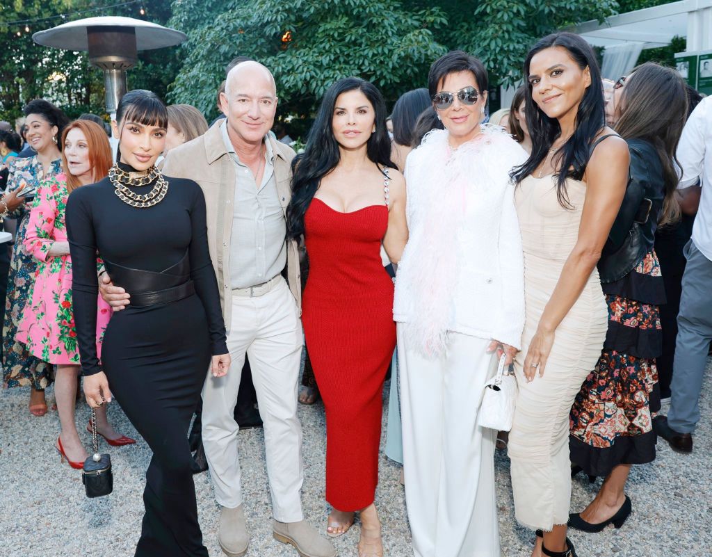 Kim Kardashian, Jeff Bezos, Lauren Sánchez, Kris Jenner i Elsa Marie Collins na 5. urodzinach organizacji TIAH