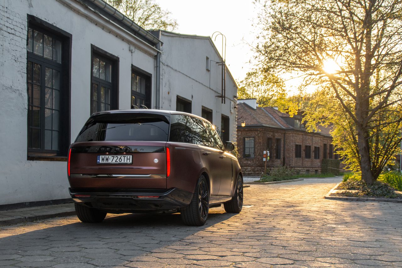 Range Rover P510e SV SWB