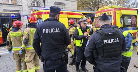 12 osób poszkodowanych. Zderzenie dwóch tramwajów i autobusu