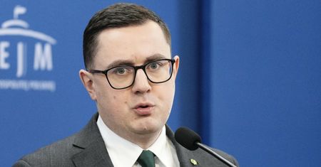 Problem z paliwem lotniczym. Minister potwierdza. "Cena dwukrotnie wyższa"