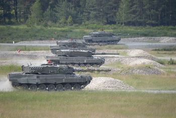 Dekada zmian. NATO wydaje na wojsko więcej niż reszta świata