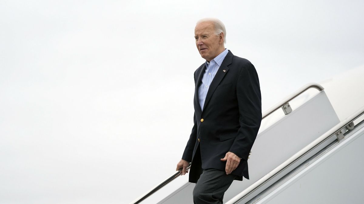 Temporary
President Joe Biden arrives at Brownsville South Padre Island International Airport for a trip to visit the southern border, Thursday, Feb. 29, 2024, in Brownsville, Texas. (AP Photo/Evan Vucci)
Evan Vucci