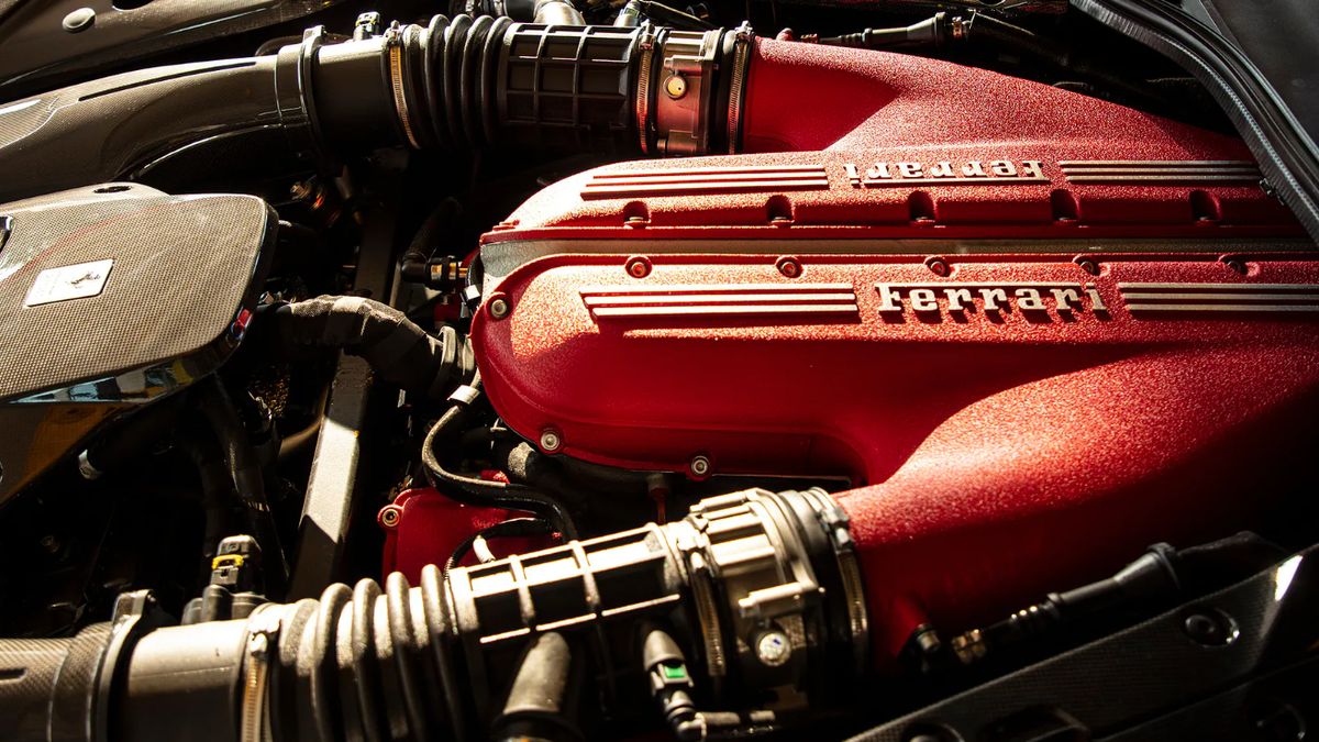Silnik V12 Ferrari
