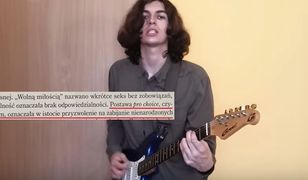 Paweł Kieler ma swój "HiT". Wyśmiał w piosence podręcznik prof. Roszkowskiego