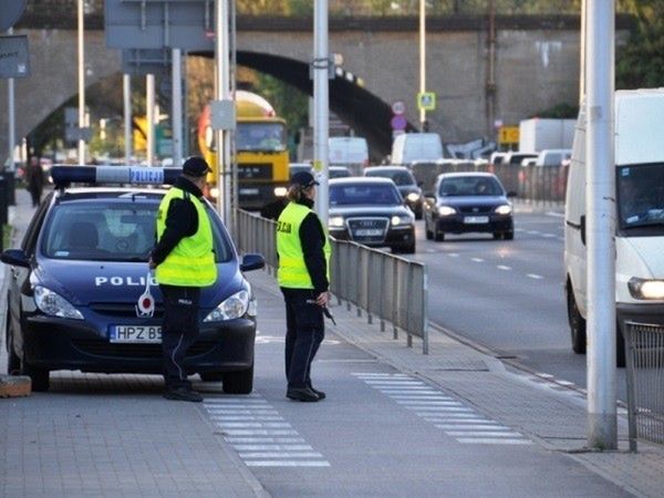 Kolejne kontrole warszawskich przewoźników. "Zły stan techniczny, brak licencji i uprawnień"