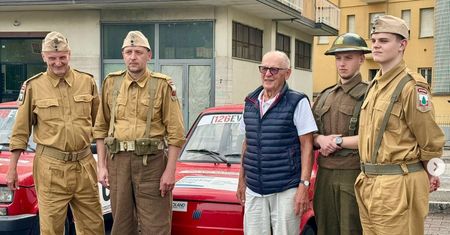 Sobiesław Zasada dotarł Maluchem do Monte Cassino. Wyjątkowy wyczyn 94-latka