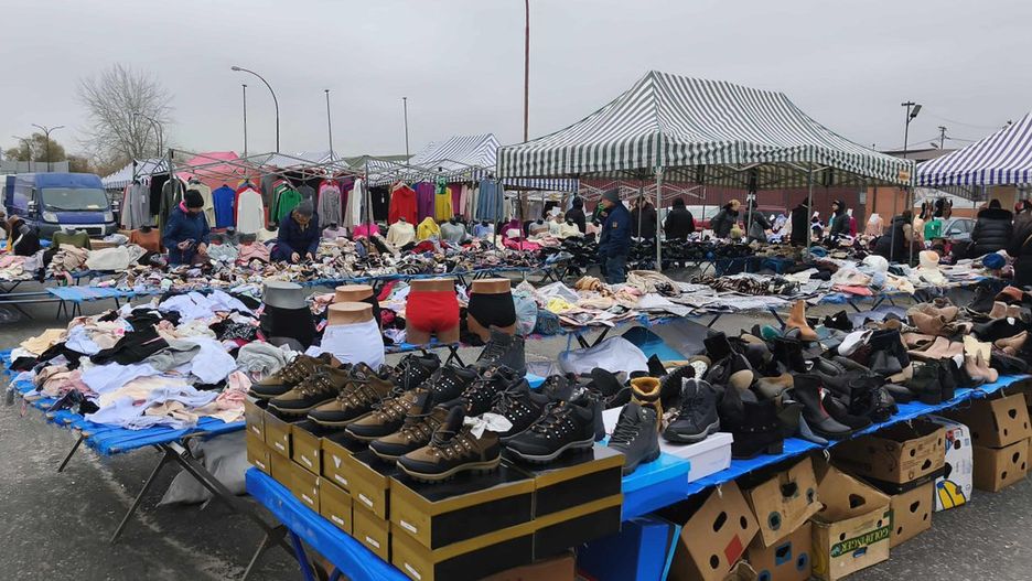 Podczas transmitowanego na żywo spotkania w mediach społecznościowych prezydent Tarnobrzega Łukasz Nowak odniósł się do rosnącej dyskusji dotyczącej opłaty targowej oraz zasad funkcjonowania miejskiego targowiska.