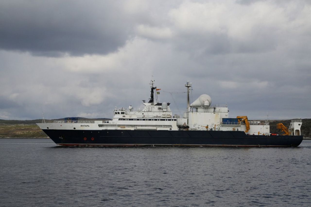 Rosyjski statek oceanograficzno-badawczy "Jantar"