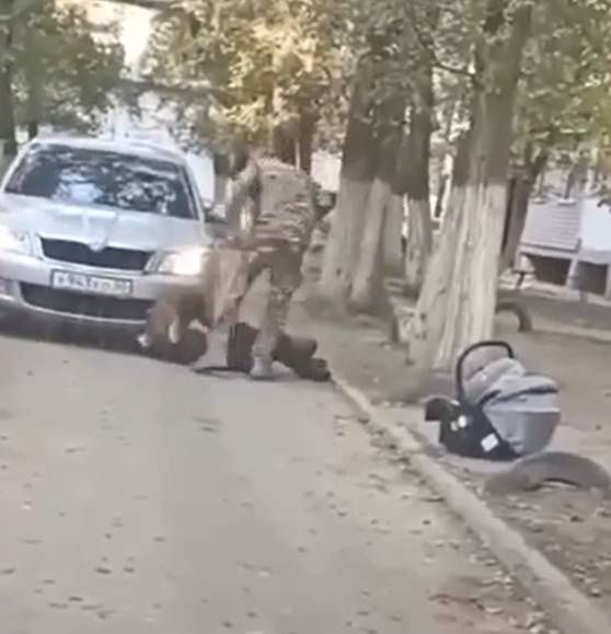 A Russian man attacked a woman brutally.