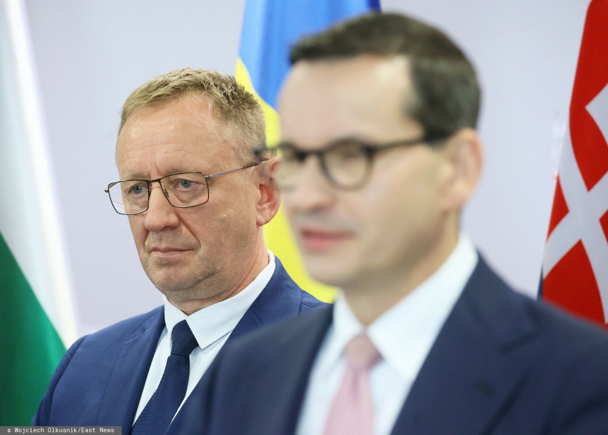 Minister rolnictwa Robert Telus (L) i premier Mateusz Morawiecki (P)