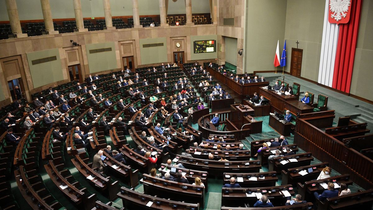 Sejm przyjął kilkanaście poprawek Senatu do ustawy o pomocy Ukraińcom