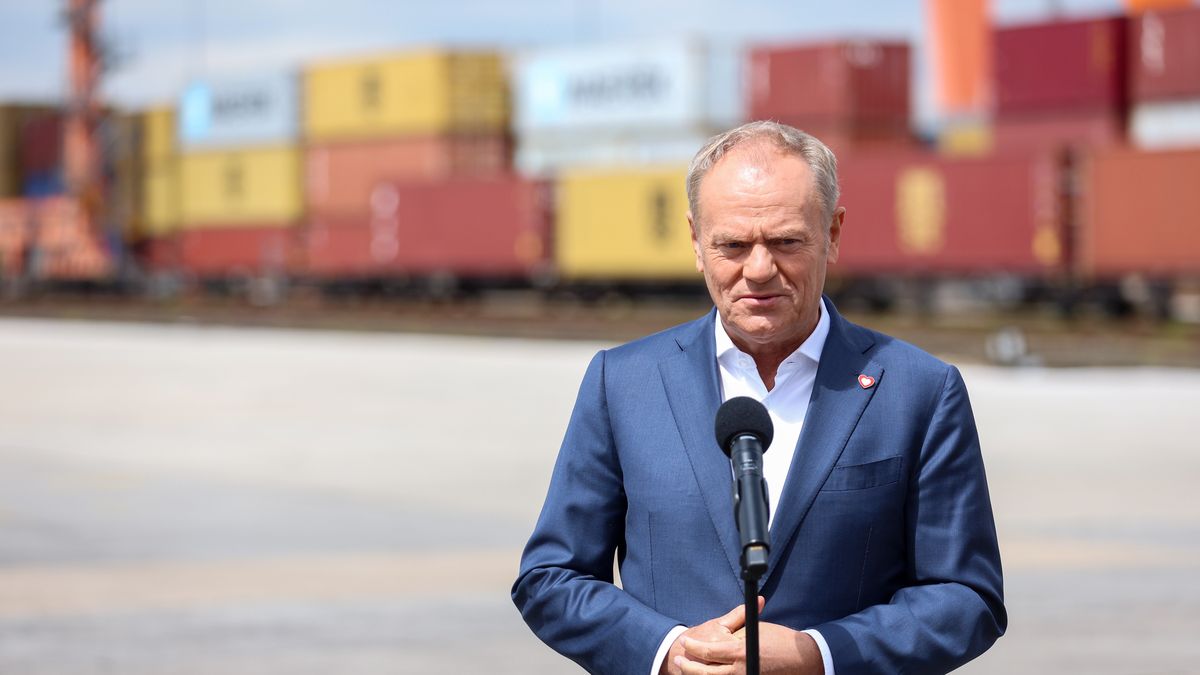 Donald Tusk
Micha� Meissner
euro, euroterminal, kolej, kontener, kontenery, logistyka, �adunek, �adunki, magazyn, magazyny, pojazd, polityk, polityka, pracownik, prmiera, prze�adunek, samoch�d, suwnica, szeroki, szeroki tor, szerokie, terminal, tor, tory, wizyta
