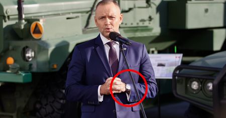 Karol Nawrocki nosi nowy zegarek G. Gerlach. To model przed premierą