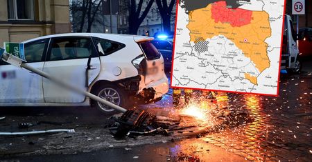 Alerty dla 10 województw. "Uważaj na drogach i chodnikach"