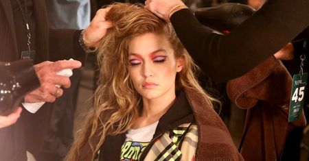Gigi Hadid POTWIERDZA CIĄŻĘ i ubolewa: "Żałujemy, że nie mogliśmy ogłosić tego na naszych warunkach"