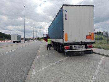Nieprawidłowości w transporcie niebezpiecznych substancji. Ciężarówka z Ukrainy zatrzymana na A2