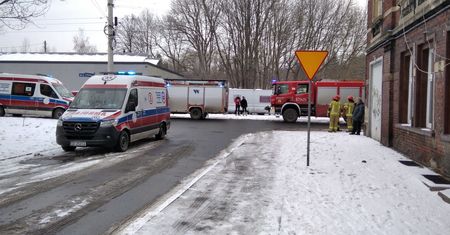 7 dzieci i 2 dorosłych w szpitalu. Doszło do podtrucia węglem