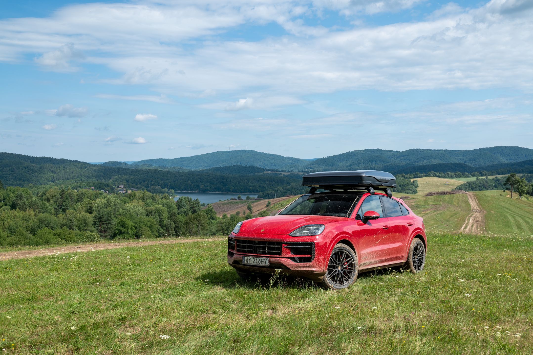 Porsche Cayenne w Bieszczadach
