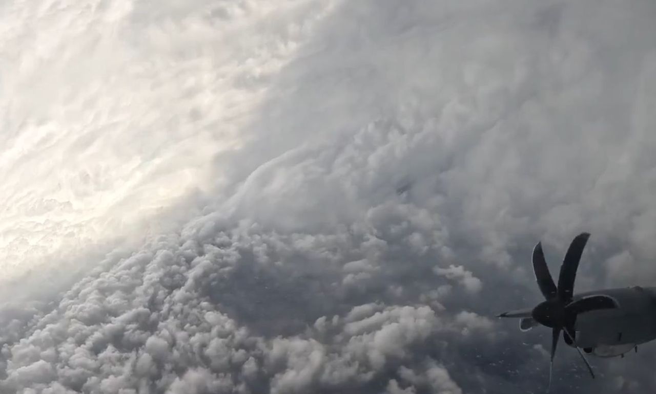 Wlecieli w oko cyklonu. Zastała ich oczekiwana cisza