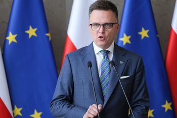 Hołownia o koalicji 15 X: "Nie zapisywałem się do sekty"