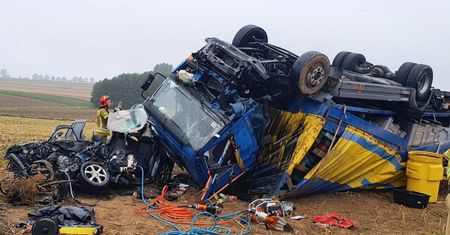 Tragiczny wypadek z ciężarówką. Jedna osoba nie żyje
