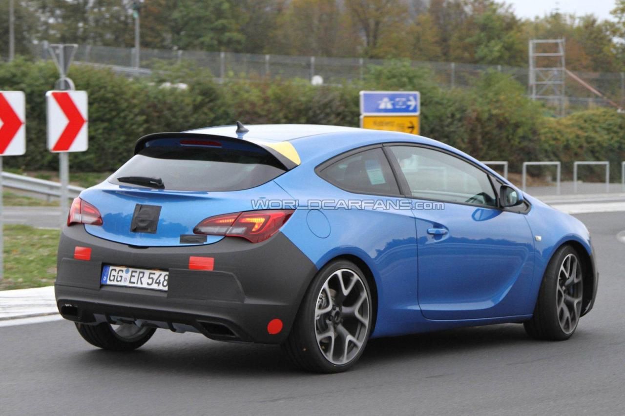 Opel Astra OPC 2012