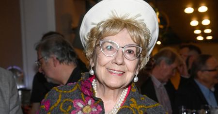 Emilia Krakowska skarciła Polaków. "Ja nawet śmieci wynoszę w kapeluszu"