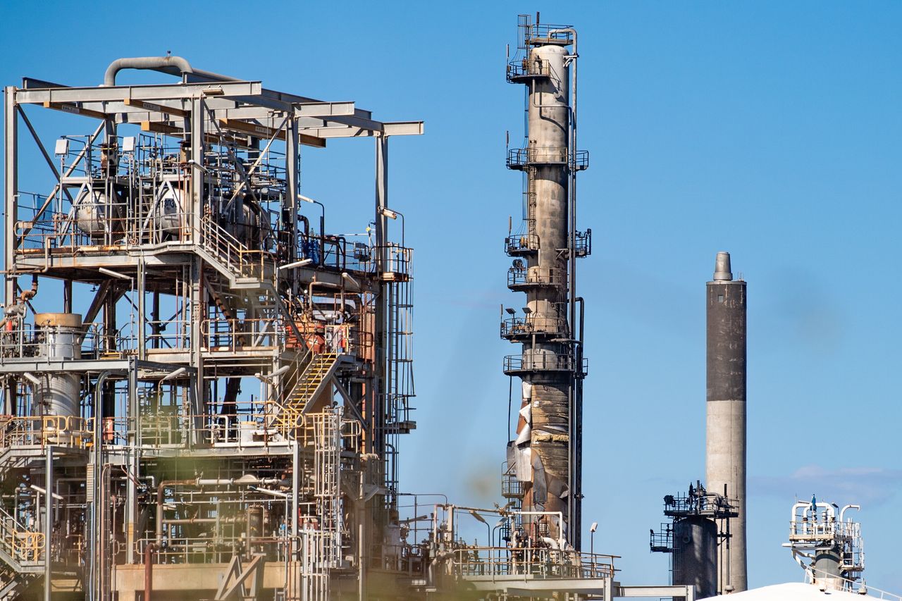 Pożar rafinerii w Australii. Cały kontynent ma problem