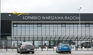 Cięcia na lotnisku w Radomiu. Tak tną etaty