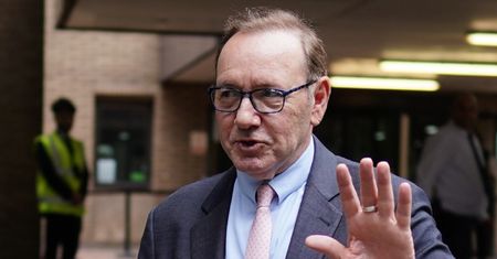 Kevin Spacey oskarżony o 12 przestępstw na tle seksualnym. Jego obrońca: "Zmyślone lub PRZEKRĘCONE"