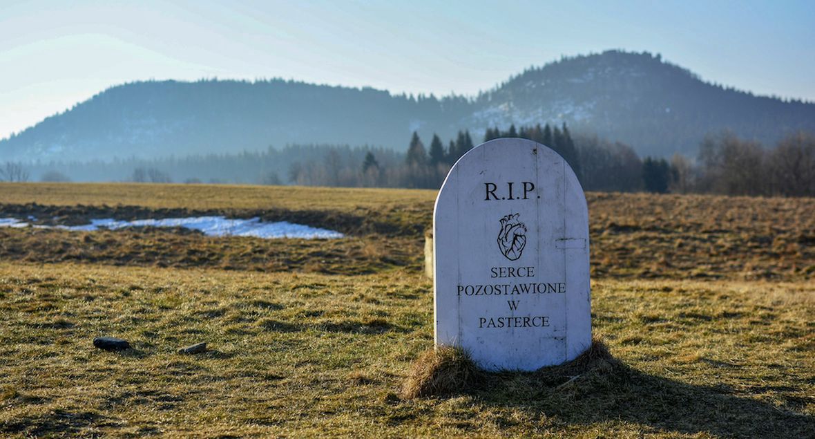 W 2012 roku tajemniczy bywalec ustawił pomniczek "serca pozostawionego w Pasterce"