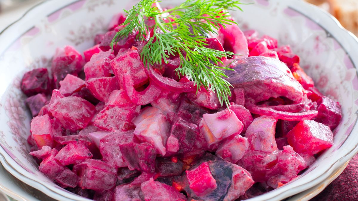 Pyszna sałatka śledziowa