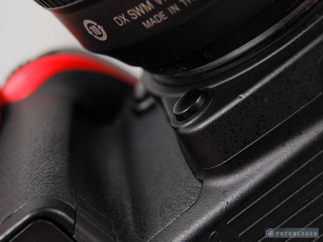 Nikon D7000: niefortunnie umieszczony przycisk podglądu głębi