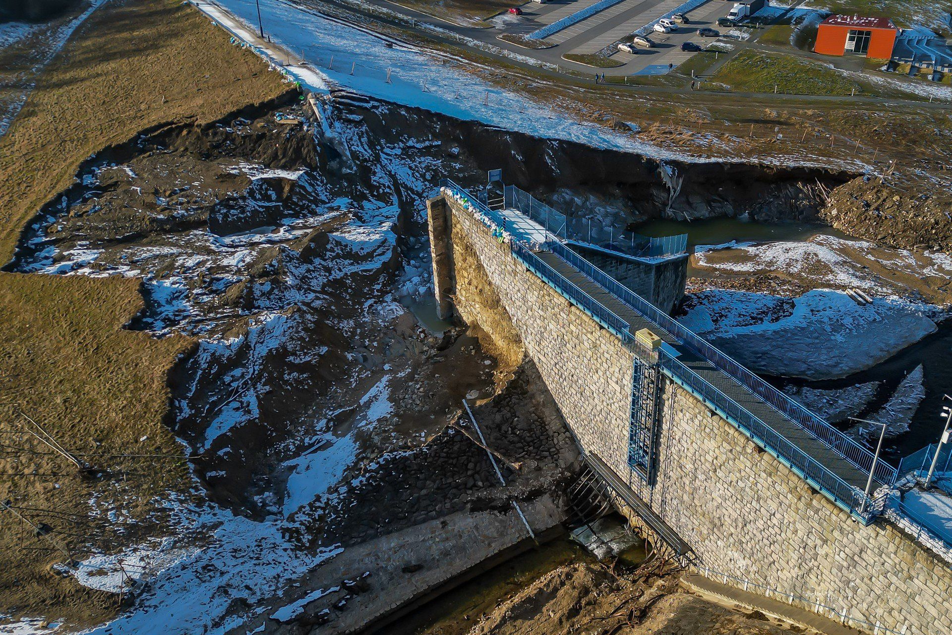 Tama w Stroniu Śląskim