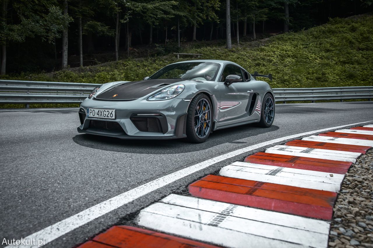 Test: Porsche 718 Cayman GT4 RS to bolid na drogi publiczne. Dlatego pojechałem nim na taką, która wygląda jak tor