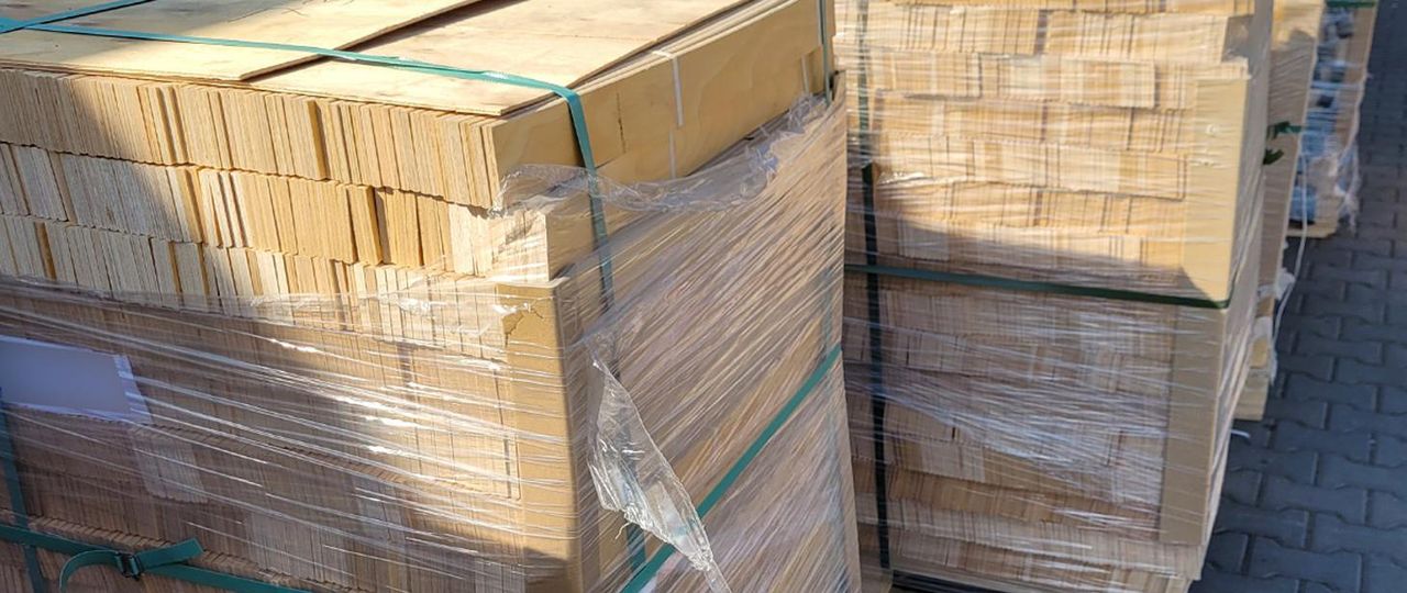 KAS zatrzymała 30 palet sklejki o wartości ok. 150 tys. zł