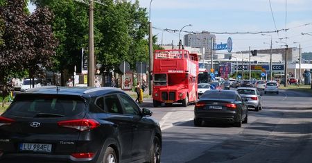 W tym autobusie nie musisz kasować biletu. Jeździ po Lublinie, a na jego pokład może wsiąść każdy. Oto jego trasa