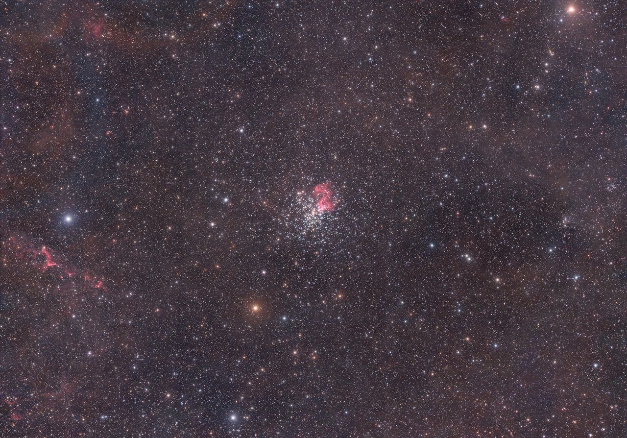 Messier M37, IPHASX J055226.2+323724.