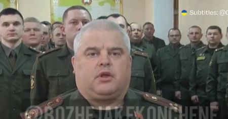 Łukaszenka uścisnął jego dłoń. To, co zrobił potem graniczy z absurdem