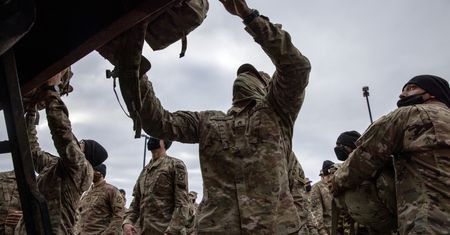 Stało się. Trump wysłał siły do Guantanamo