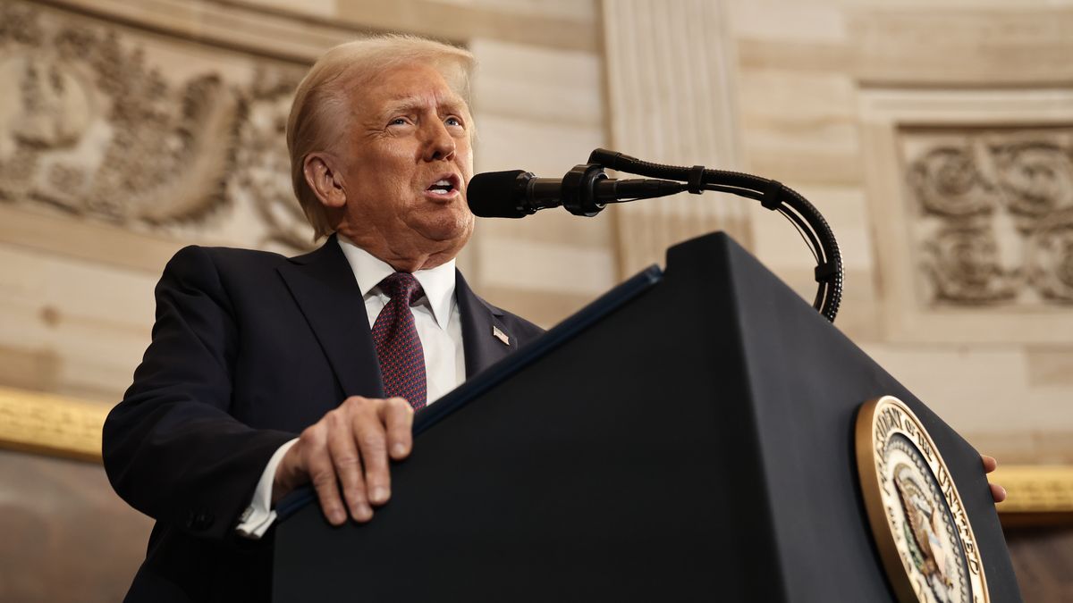 US President Donald Trump speaks during inauguration ceremonies in the Rotunda of the U.S. Capitol in Washington, DC., USA, 20 January 2025. US President-elect Donald Trump will be sworn in for a second term as president of the United States on 20 January. The presidential inauguration will be held indoors due to extreme cold temperatures in DC. EPA/CHIP SOMODEVILLA / POOL Dostawca: PAP/EPA.