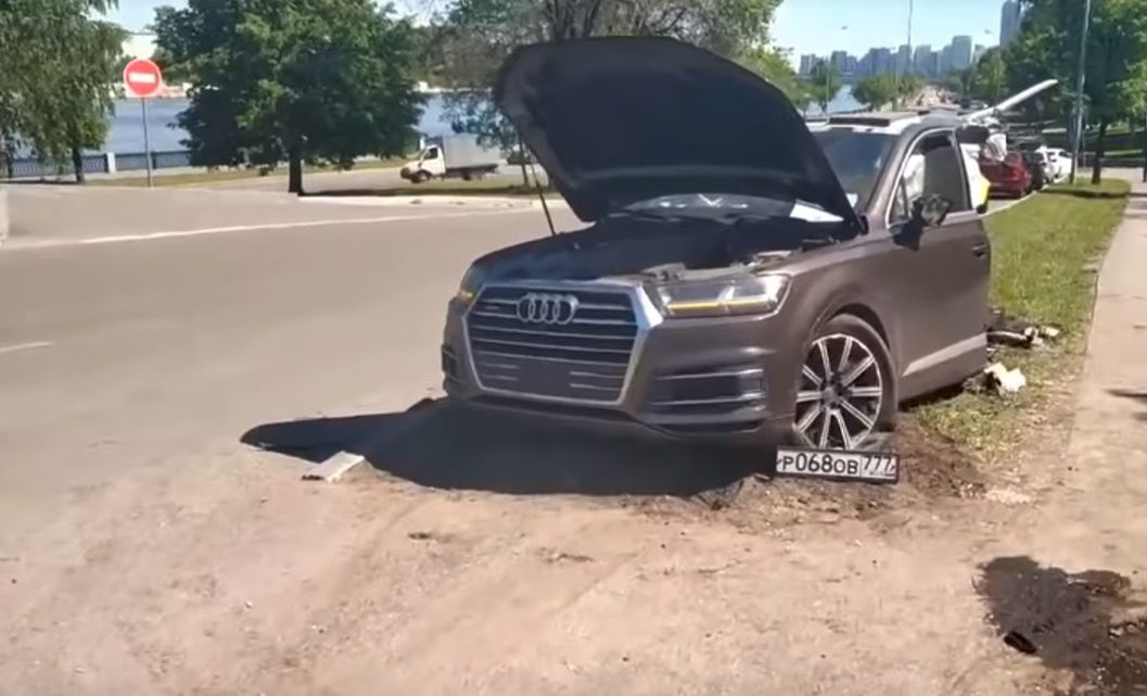 Rozpołowione Audi Q7 nie musiało być składane z dwóch. Mamy opinię